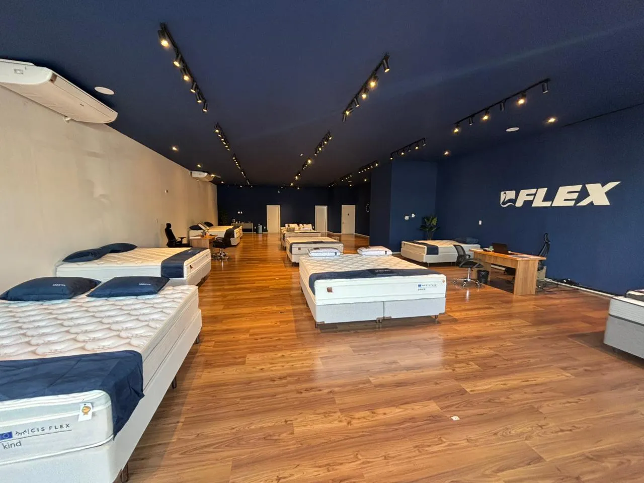 Interior da loja Flex Americana