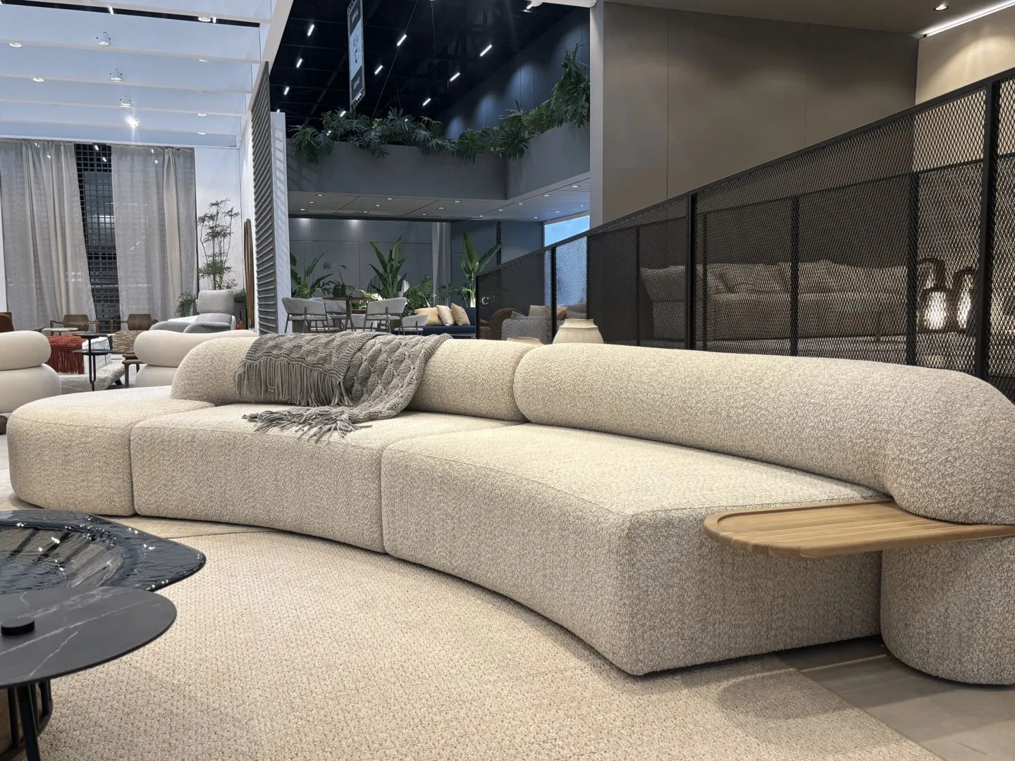 Sofa curvo living